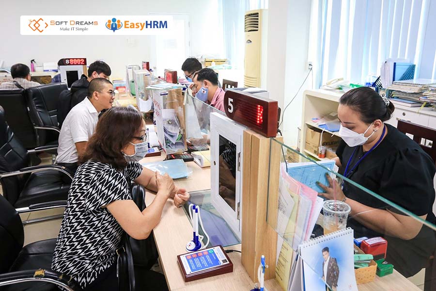 Cán bộ viên chức - Nhóm đối tượng được tăng lương cơ sở 2025